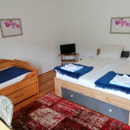 Gasthaus Zur Blauen Donau Hotell Waldkirchen am Wesen Exteriör bild
